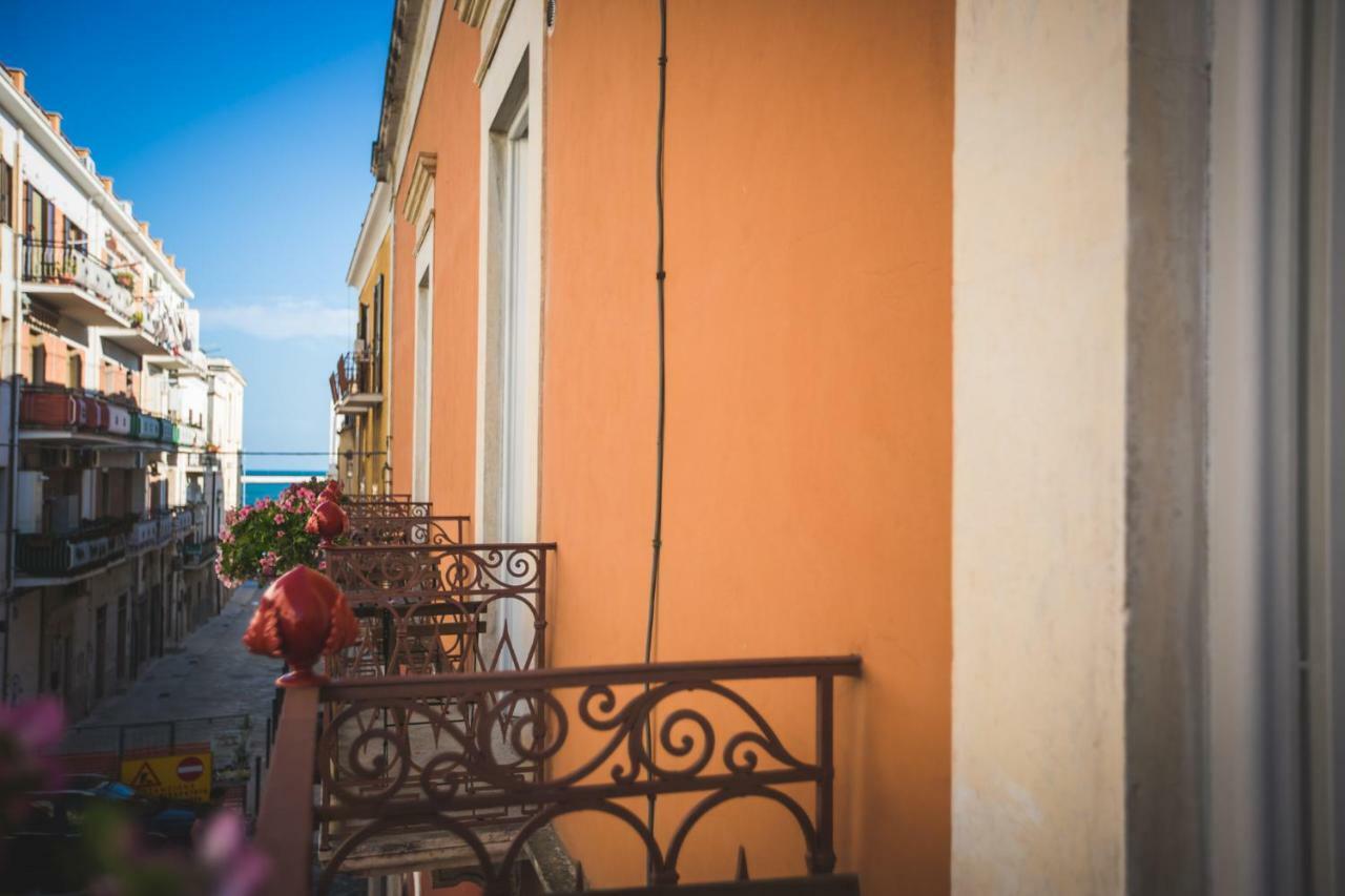 B&B Le Ferule Manfredonia Bagian luar foto