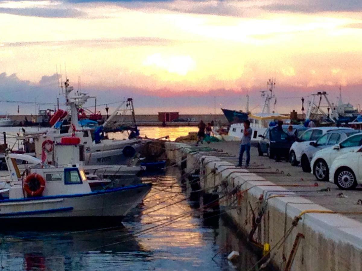 B&B Le Ferule Manfredonia Bagian luar foto